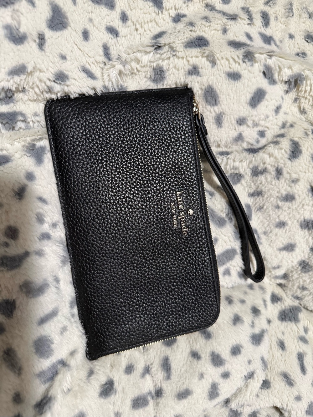 NWOT Kate Spade Lucy Wristlet in Black